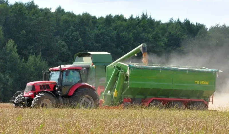 PRONAR T743