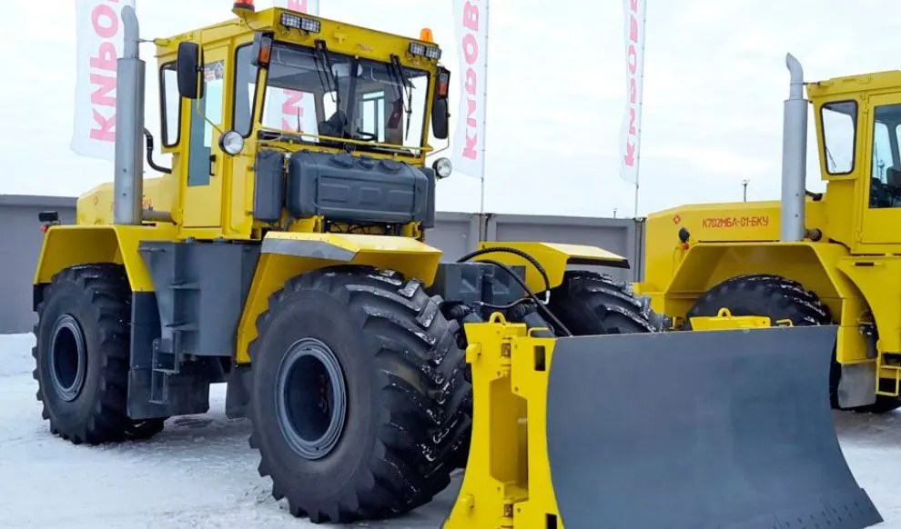 КИРОВЕЦ К-702МБА-01-БКУ