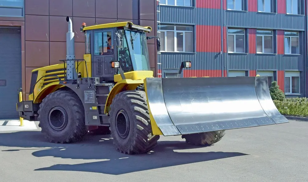 КИРОВЕЦ К-708БКУ